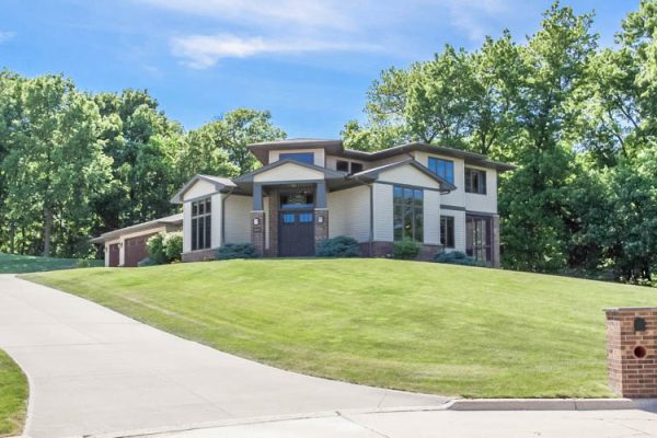 Envision Your Ideal Home: Exploring Custom Home Builders in Iowa City